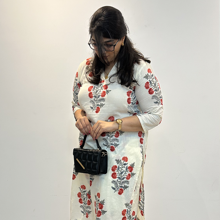 🌺 Zehra - Offwhite Red Petal Cotton Suit Set