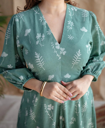 Tarini – Fern Green Dabu Print Dress